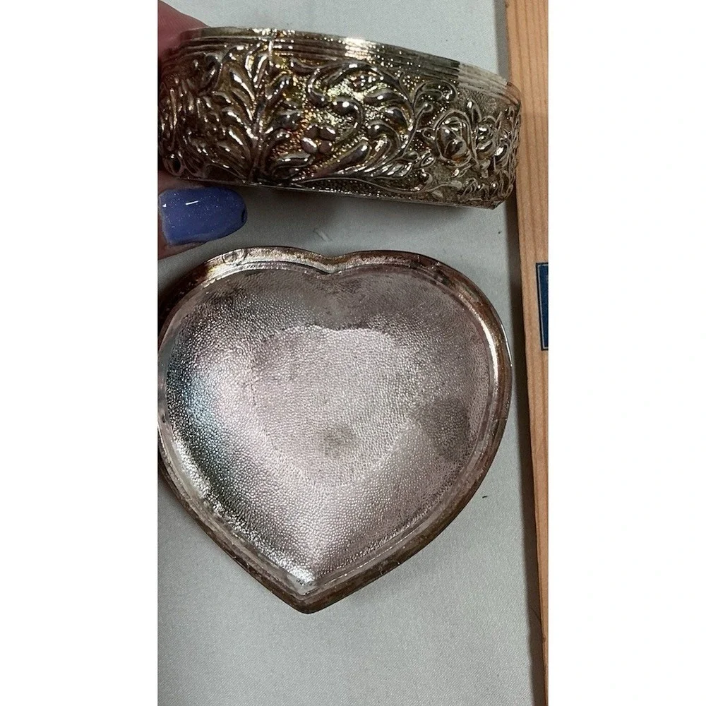 VTG Ornate Heart Shaped Jewelry Trinket Box Silver Tone Blue Velvet Lined 3.25